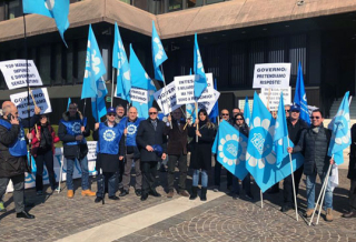 EX POPOLARE VICENZA,  SINDACATI E LAVORATORI IN PIAZZA