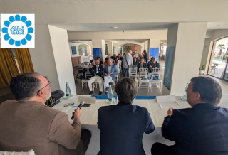 FABI REGGIO CALABRIA, VICINI ALLE PERSONE NELLA BANCA CHE CAMBIA