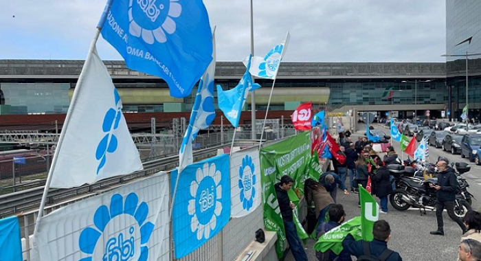 BNL, SIT-IN DEI SINDACATI CONTRO PRESSIONI COMMERCIALI E RIORGANIZZAZIONI AZIENDALI