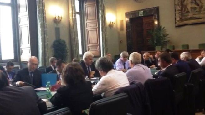 CONTRATTO, SI ENTRA NEL VIVO MA LE POSIZIONI RESTANO DISTANTI