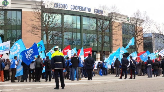 BCC VENETE, IN PIAZZA CONTRO LA DISDETTA DEL CONTRATTO REGIONALE