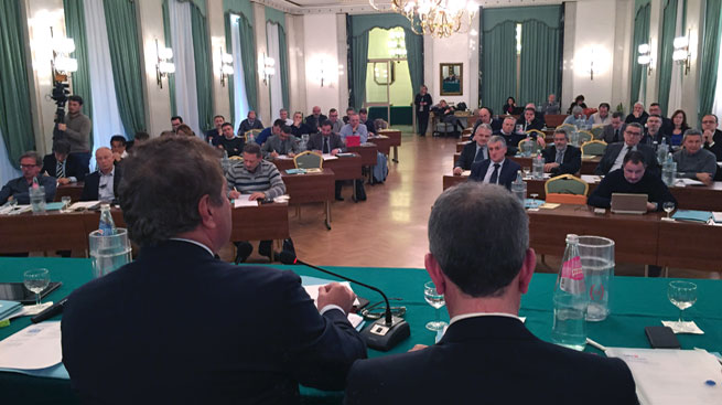 IL DIRETTIVO CENTRALE FA QUADRATO ATTORNO ALLA SEGRETERIA NAZIONALE