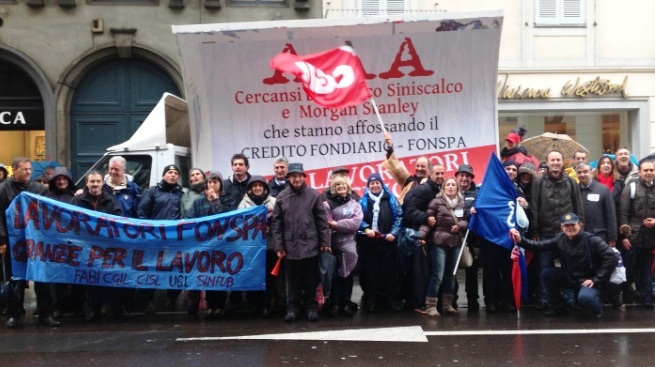 LAVORATORI DEL FONSPA IN PIAZZA A MILANO