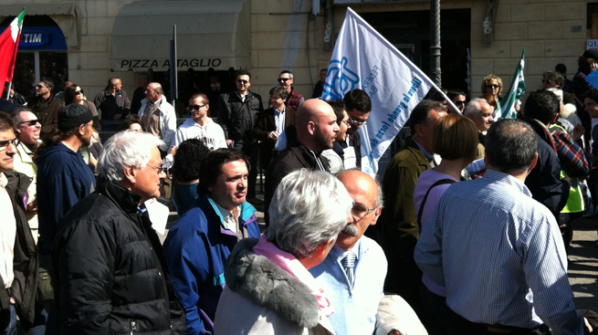 MPS, OLTRE 4MILA LAVORATORI IN PIAZZA