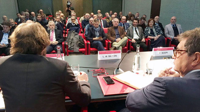 SILEONI INAUGURA A BERGAMO LA MOSTRA “EVOLUZIONE DI UNA BANCA”