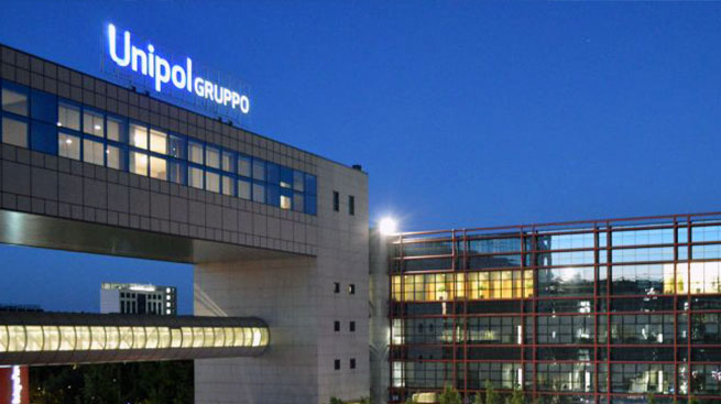 UNIPOL, LAVORATORI IN PIAZZA CONTRO L?ESTERNALIZZAZIONI