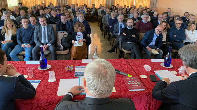 OLTRE 200 DIRIGENTI FABI A BARI CON DE FILIPPIS E SCARIN