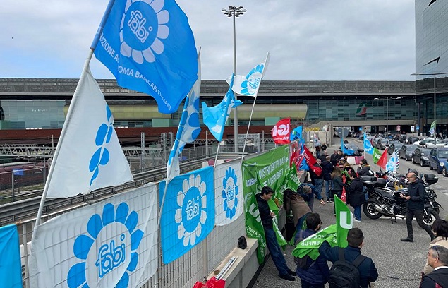 BNL, SIT-IN DEI SINDACATI CONTRO PRESSIONI COMMERCIALI E RIORGANIZZAZIONI AZIENDALI
